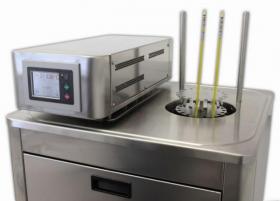 Calibration baths with black body cavity