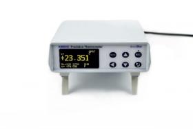 Etalonový měřič teploty AM8040